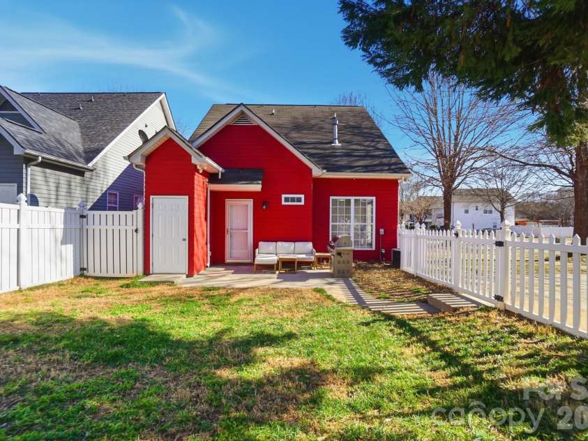 1905 Stroud Park Court, Charlotte, NC 28206.  MLS# CAR4337465, YatesRealty ID 3169. 