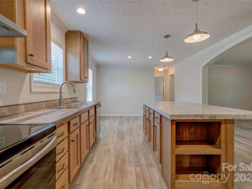 222 Buck Chapman Road, Casar, NC 28020.  MLS# CAR4112298, YatesRealty ID 3169. Kitchen