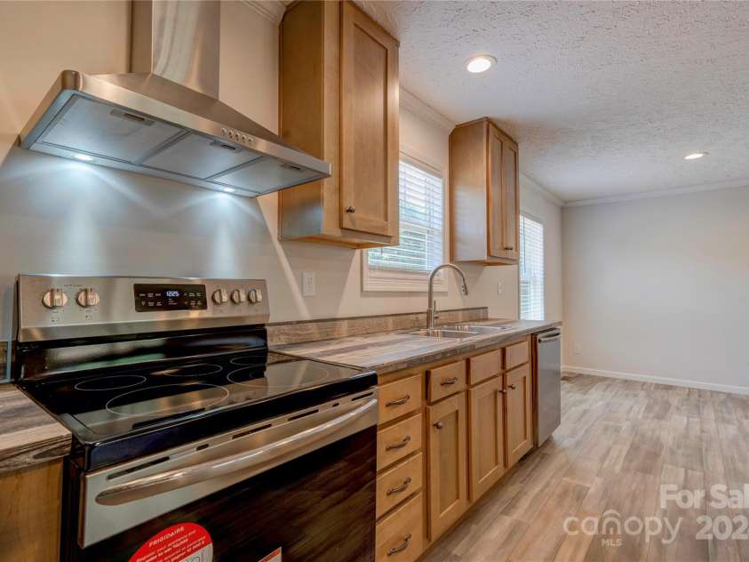 222 Buck Chapman Road, Casar, NC 28020.  MLS# CAR4112298, YatesRealty ID 3169. Kitchen