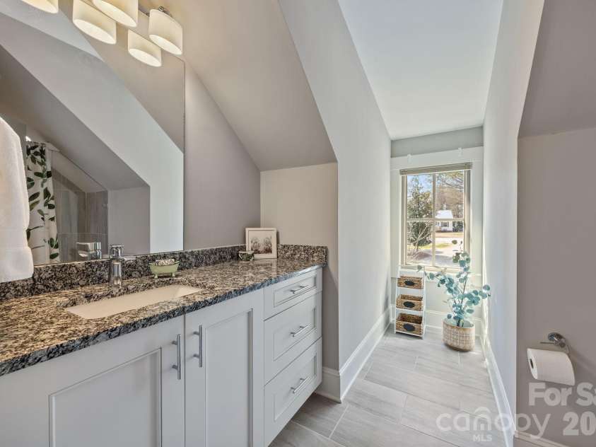 22304 John Gamble Road, Cornelius, NC 28031.  MLS# CAR4353501, YatesRealty ID 3169. 3rd full bath / ensuite