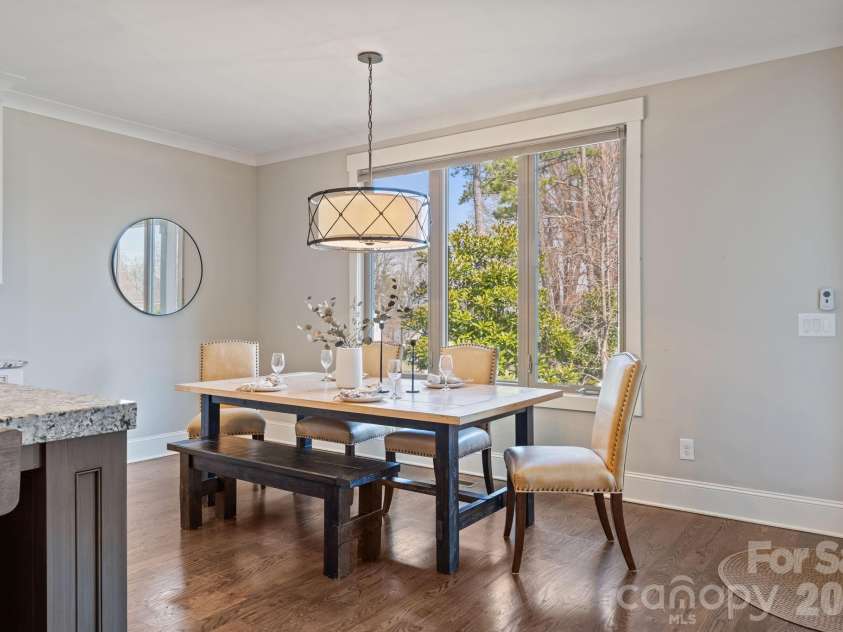 22304 John Gamble Road, Cornelius, NC 28031.  MLS# CAR4353501, YatesRealty ID 3169. Breakfast area