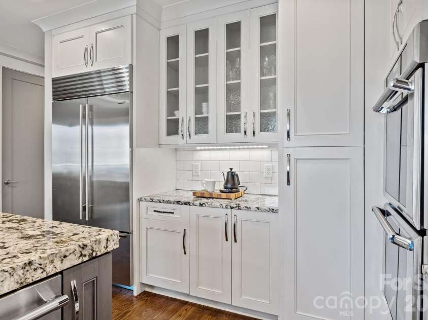 22304 John Gamble Road, Cornelius, NC 28031.  MLS# CAR4353501, YatesRealty ID 3169. Custom cabinets