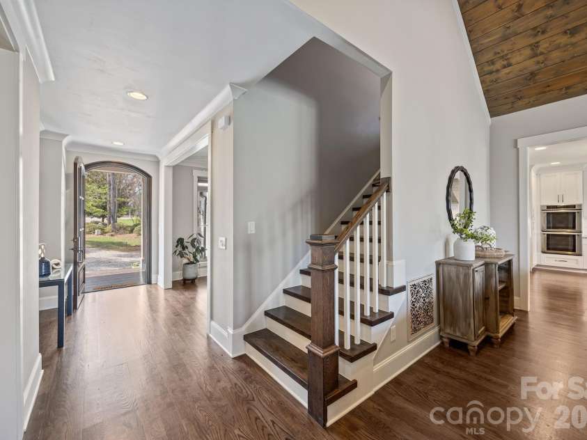 22304 John Gamble Road, Cornelius, NC 28031.  MLS# CAR4353501, YatesRealty ID 3169. Foyer