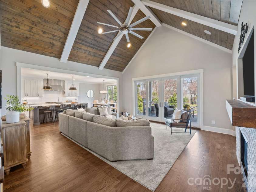 22304 John Gamble Road, Cornelius, NC 28031.  MLS# CAR4353501, YatesRealty ID 3169. Great room