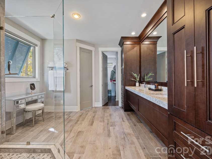 22304 John Gamble Road, Cornelius, NC 28031.  MLS# CAR4353501, YatesRealty ID 3169. Primary bath