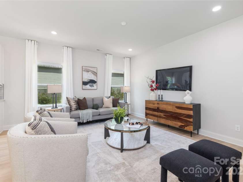 7805 Shadow Lawn Road, Charlotte, NC 28269.  MLS# CAR4265307, YatesRealty ID 31690. 
