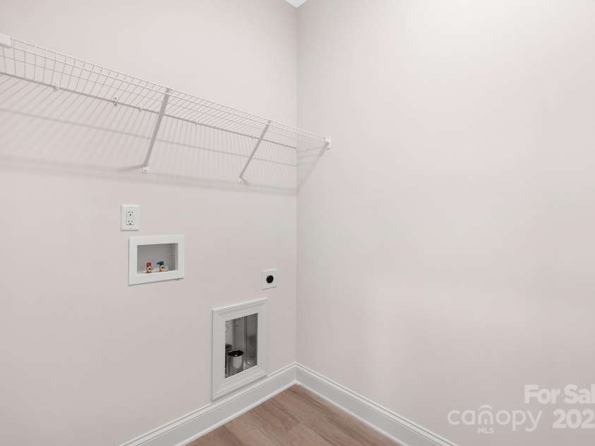 8900 Potomac Boulevard, Charlotte, NC 28216.  MLS# CAR4273119, YatesRealty ID 31691. 