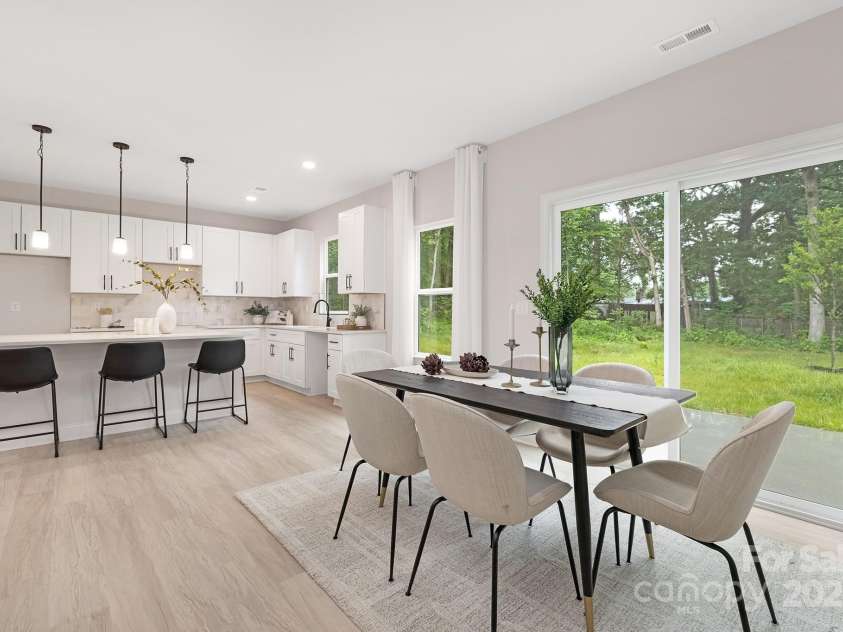 8900 Potomac Boulevard, Charlotte, NC 28216.  MLS# CAR4273119, YatesRealty ID 31691. 
