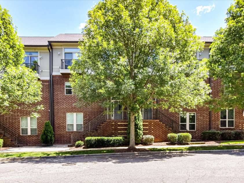 871 Academy Street, Charlotte, NC 28205.  MLS# CAR4264328, YatesRealty ID 31692. 