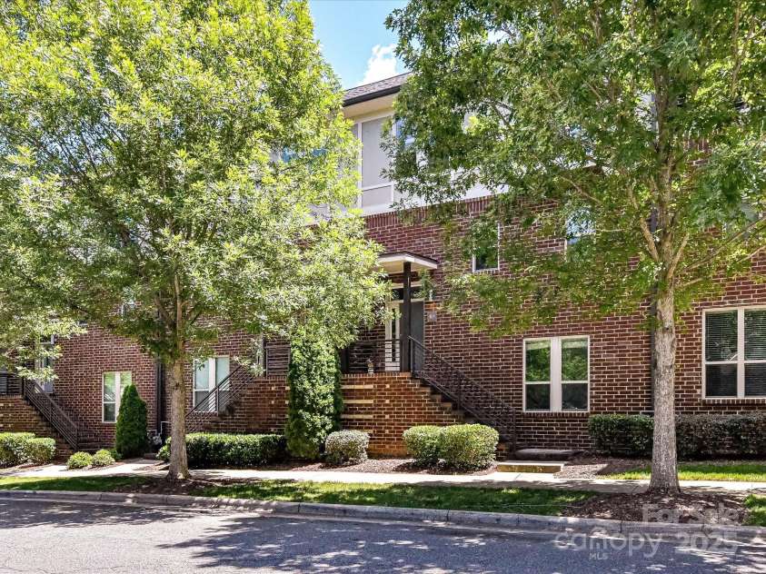 871 Academy Street, Charlotte, NC 28205.  MLS# CAR4264328, YatesRealty ID 31692. 