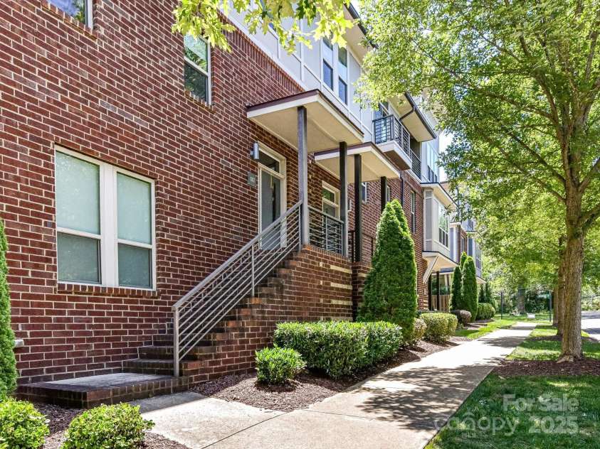 871 Academy Street, Charlotte, NC 28205.  MLS# CAR4264328, YatesRealty ID 31692. 