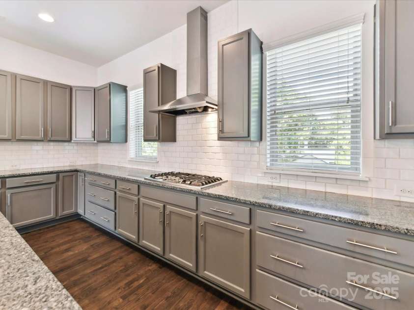 871 Academy Street, Charlotte, NC 28205.  MLS# CAR4264328, YatesRealty ID 31692. 