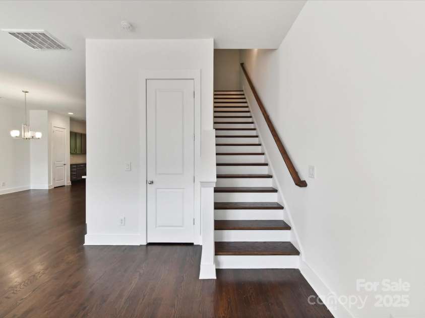871 Academy Street, Charlotte, NC 28205.  MLS# CAR4264328, YatesRealty ID 31692. 