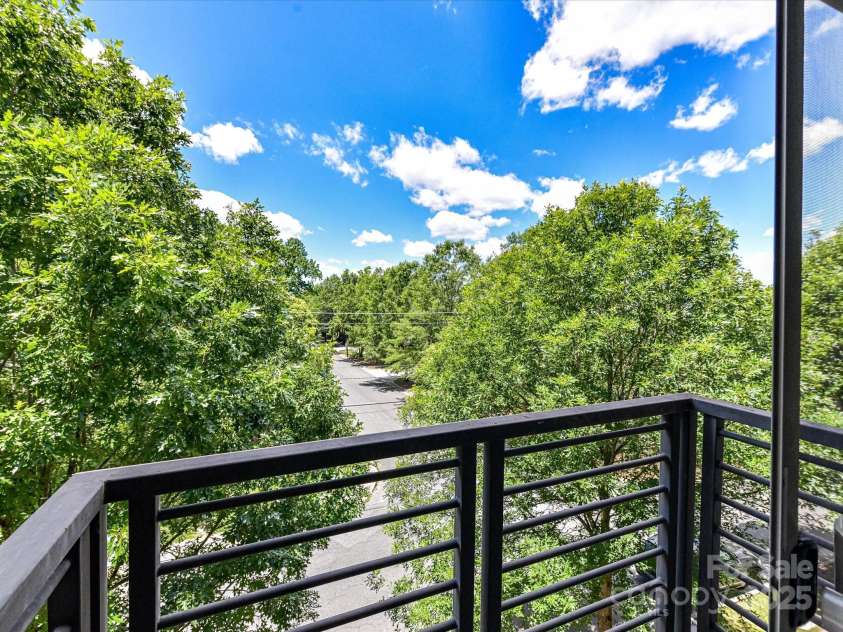871 Academy Street, Charlotte, NC 28205.  MLS# CAR4264328, YatesRealty ID 31692. 