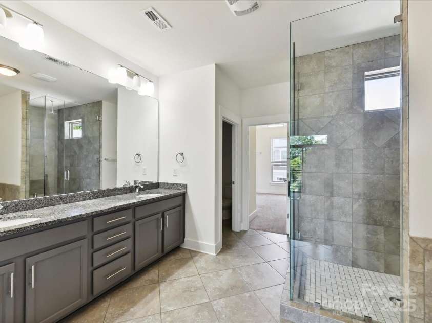 871 Academy Street, Charlotte, NC 28205.  MLS# CAR4264328, YatesRealty ID 31692. 