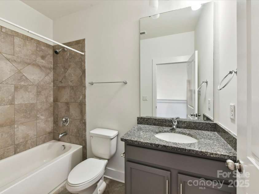 871 Academy Street, Charlotte, NC 28205.  MLS# CAR4264328, YatesRealty ID 31692. 
