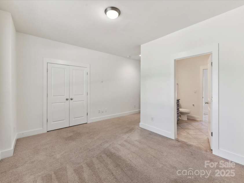871 Academy Street, Charlotte, NC 28205.  MLS# CAR4264328, YatesRealty ID 31692. 