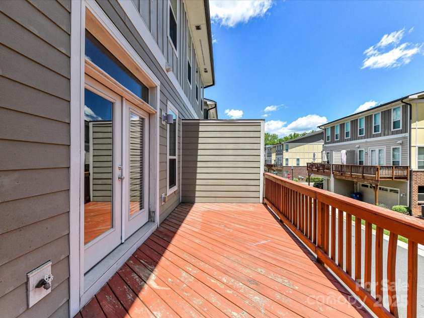 871 Academy Street, Charlotte, NC 28205.  MLS# CAR4264328, YatesRealty ID 31692. 