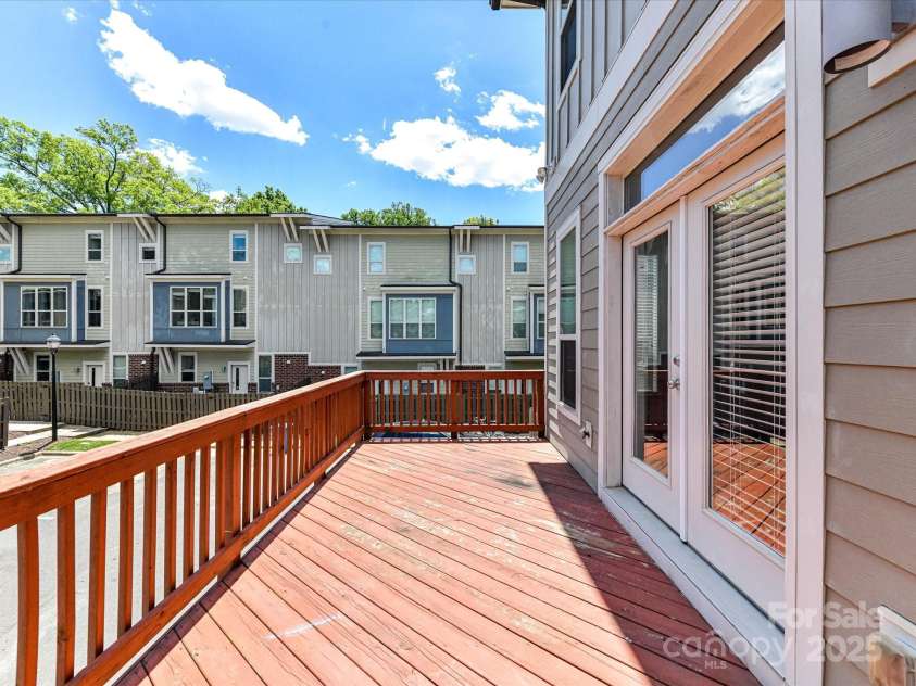 871 Academy Street, Charlotte, NC 28205.  MLS# CAR4264328, YatesRealty ID 31692. 
