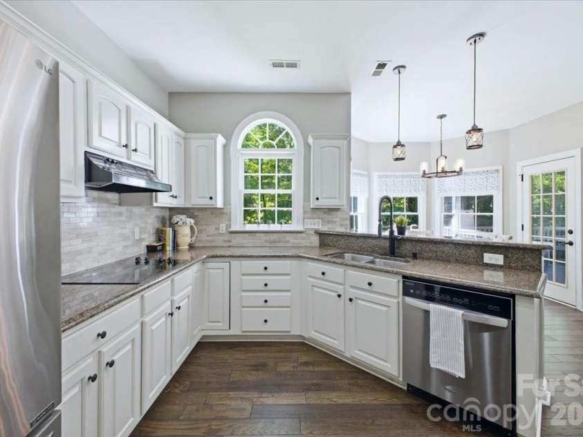8414 Headford Road, Charlotte, NC 28277.  MLS# CAR4382537, YatesRealty ID 31693. 
