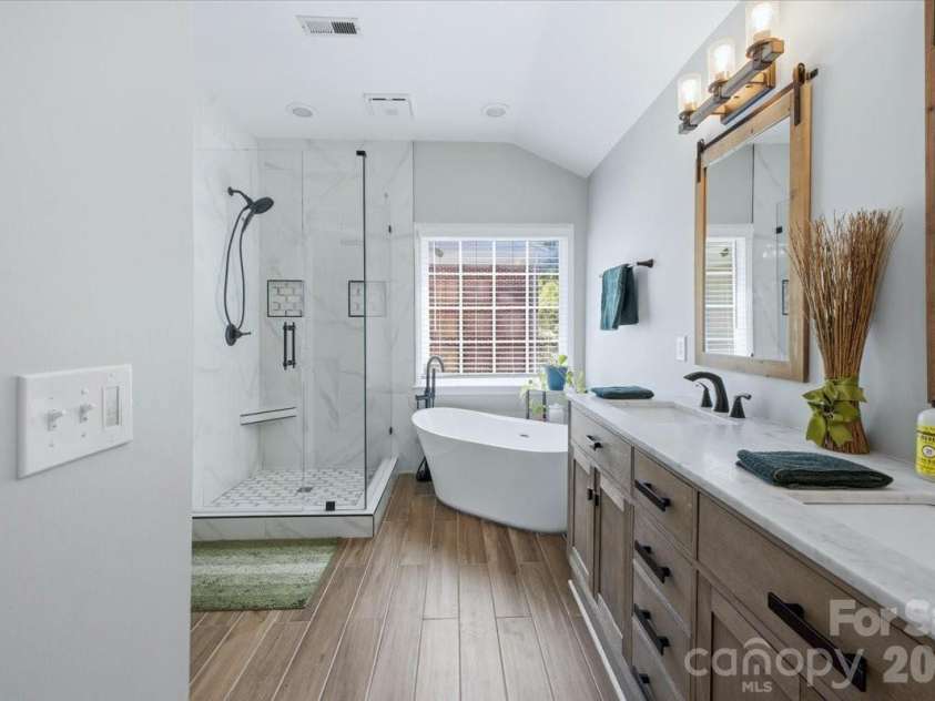 8414 Headford Road, Charlotte, NC 28277.  MLS# CAR4382537, YatesRealty ID 31693. 