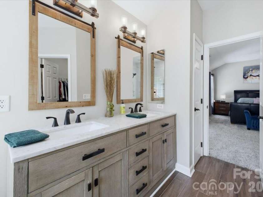 8414 Headford Road, Charlotte, NC 28277.  MLS# CAR4382537, YatesRealty ID 31693. 