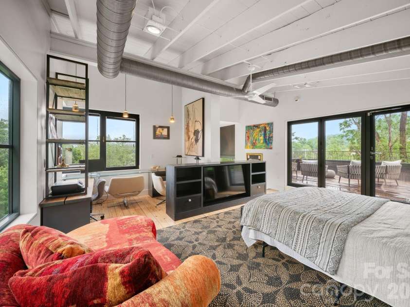 53 Buchanan Place, Asheville, NC 28801.  MLS# CAR4386804, YatesRealty ID 31695. 3rd bedroom leads out onto the rooftop deck