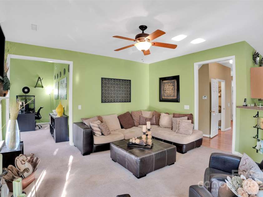 136 Crestwood Drive, Mount Holly, NC 28120.  MLS# CAR4284849, YatesRealty ID 31696. 