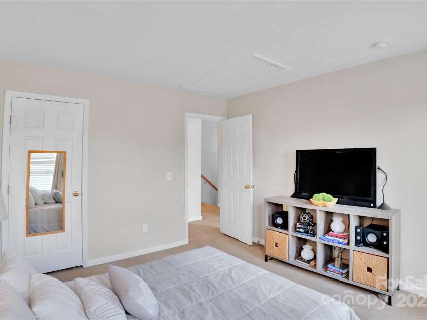 136 Crestwood Drive, Mount Holly, NC 28120.  MLS# CAR4284849, YatesRealty ID 31696. 