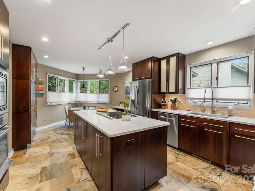 1801 Timber Trail, Asheville, NC 28804.  MLS# CAR4288825, YatesRealty ID 31697. 