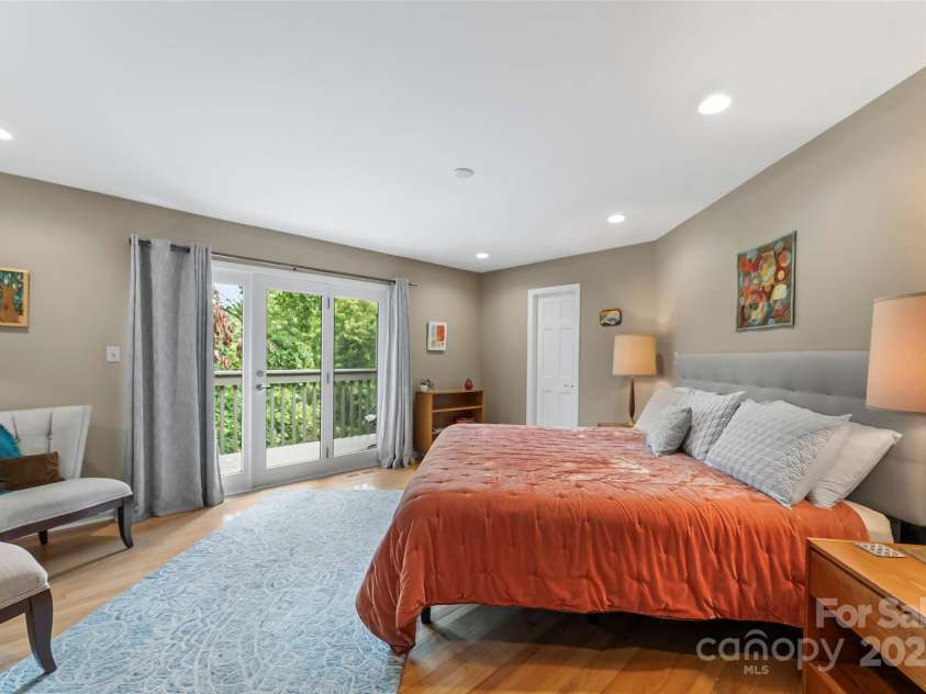 1801 Timber Trail, Asheville, NC 28804.  MLS# CAR4288825, YatesRealty ID 31697. 