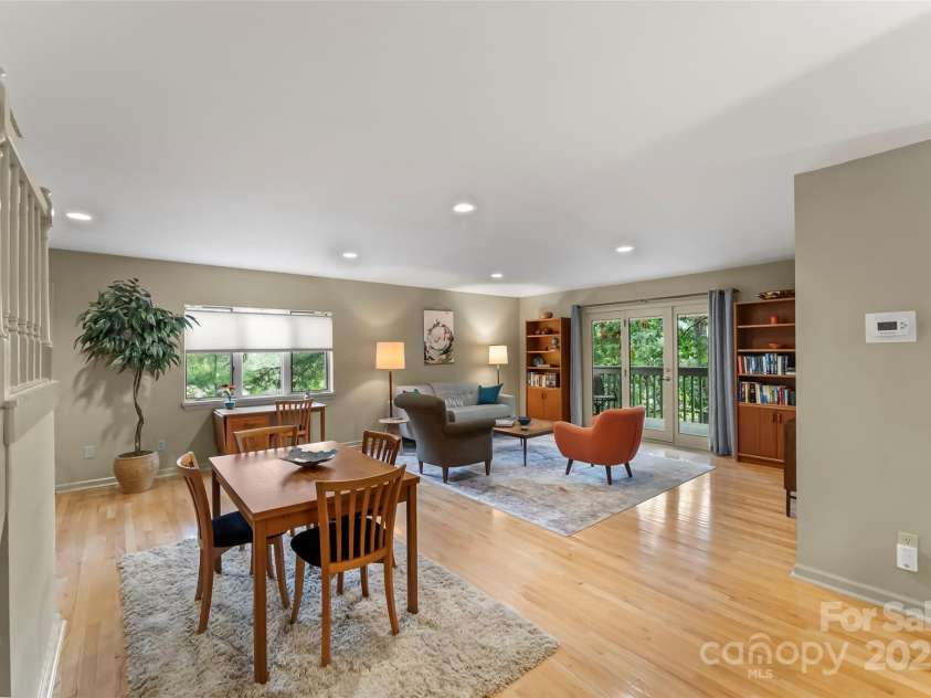 1801 Timber Trail, Asheville, NC 28804.  MLS# CAR4288825, YatesRealty ID 31697. 