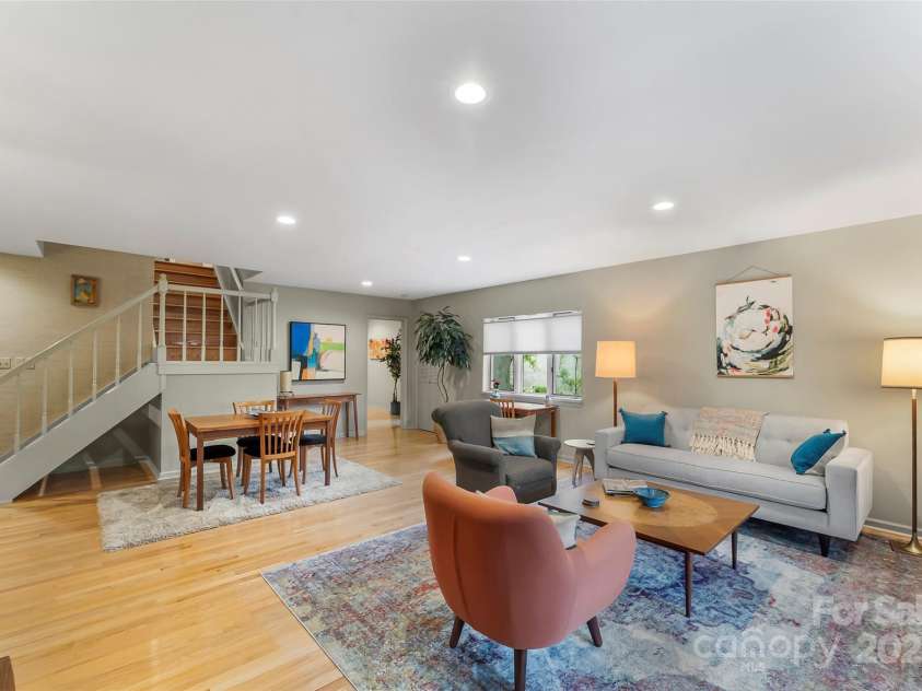 1801 Timber Trail, Asheville, NC 28804.  MLS# CAR4288825, YatesRealty ID 31697. 