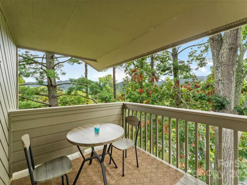 1801 Timber Trail, Asheville, NC 28804.  MLS# CAR4288825, YatesRealty ID 31697. 