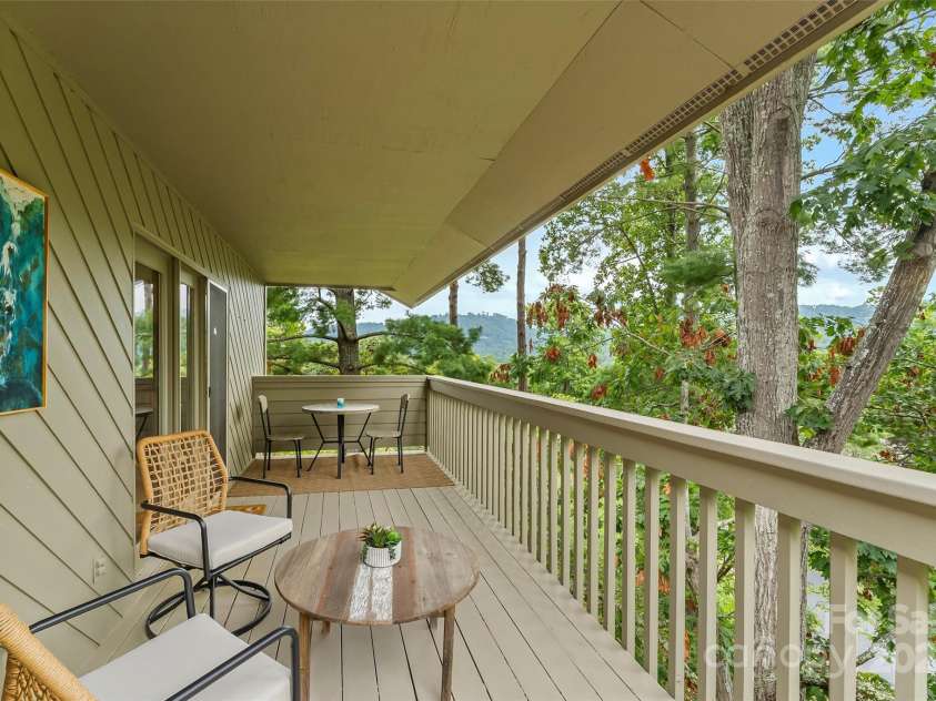 1801 Timber Trail, Asheville, NC 28804.  MLS# CAR4288825, YatesRealty ID 31697. 