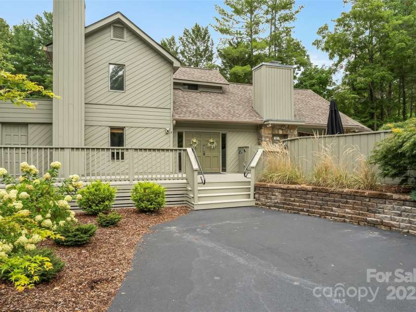 1801 Timber Trail, Asheville, NC 28804.  MLS# CAR4288825, YatesRealty ID 31697. Clubhouse