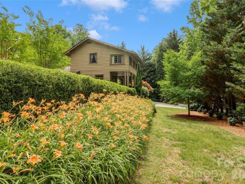75 Charles Street, Saluda, NC 28773.  MLS# CAR4388140, YatesRealty ID 31697. Lower Yard