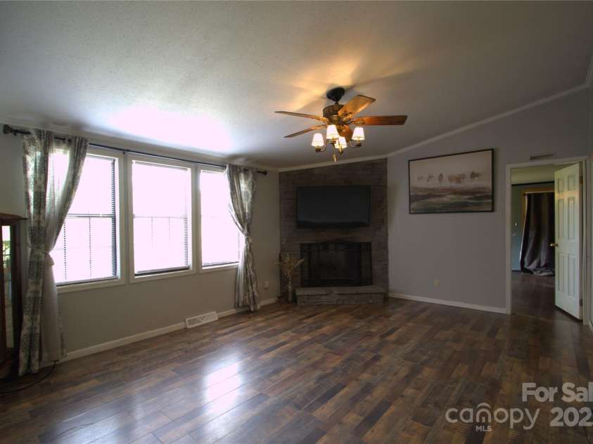 70 Barnyard Lane, Green Mountain, NC 28740.  MLS# CAR4290446, YatesRealty ID 31698. 