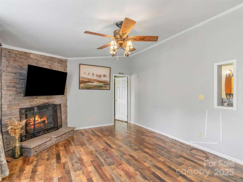 70 Barnyard Lane, Green Mountain, NC 28740.  MLS# CAR4290446, YatesRealty ID 31698. 