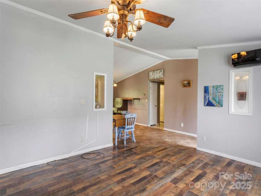 70 Barnyard Lane, Green Mountain, NC 28740.  MLS# CAR4290446, YatesRealty ID 31698. 