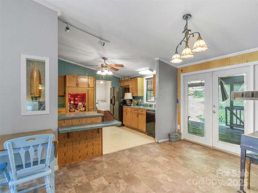 70 Barnyard Lane, Green Mountain, NC 28740.  MLS# CAR4290446, YatesRealty ID 31698. 