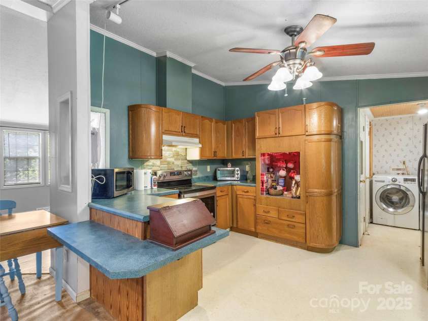 70 Barnyard Lane, Green Mountain, NC 28740.  MLS# CAR4290446, YatesRealty ID 31698. 