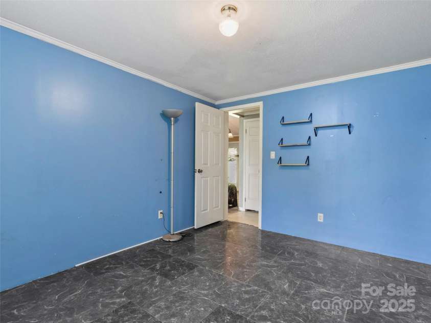 70 Barnyard Lane, Green Mountain, NC 28740.  MLS# CAR4290446, YatesRealty ID 31698. 