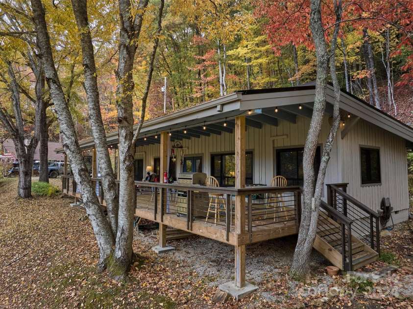 440 Smokey Vista Drive, Bryson City, NC 28713.  MLS# CAR4206020, YatesRealty ID 317. 