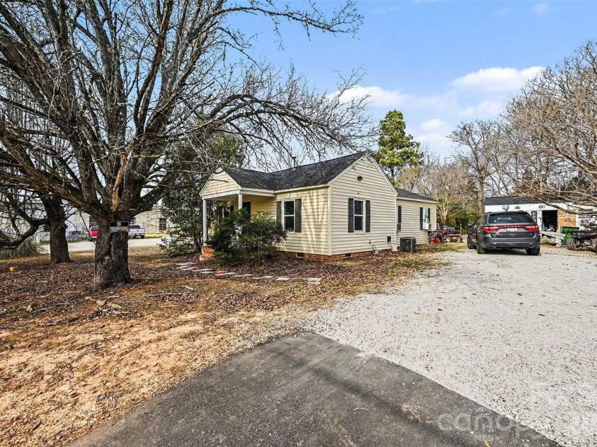 1477 Flat Creek Road, Lancaster, SC 29720.  MLS# CAR4334461, YatesRealty ID 3170. 