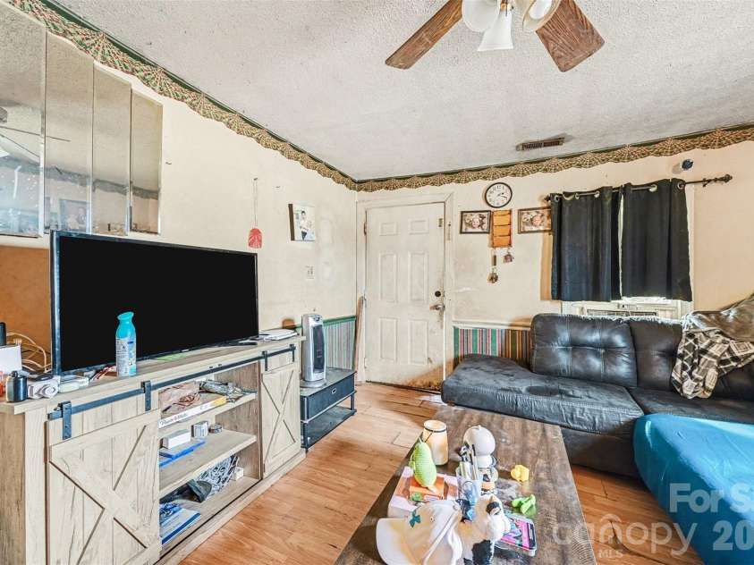 1477 Flat Creek Road, Lancaster, SC 29720.  MLS# CAR4334461, YatesRealty ID 3170. 