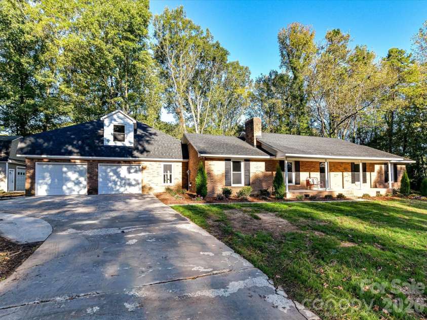 5509 Morgan Mill Road, Monroe, NC 28110.  MLS# CAR4436201, YatesRealty ID 3170. 