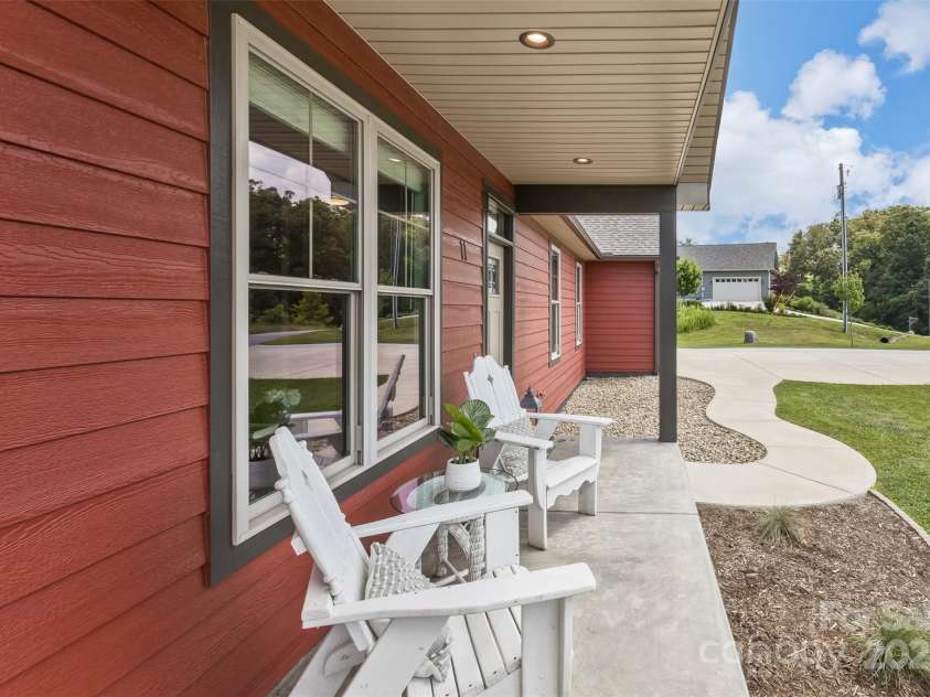 11 South Pine Drive, Weaverville, NC 28787.  MLS# CAR4274565, YatesRealty ID 31700. 