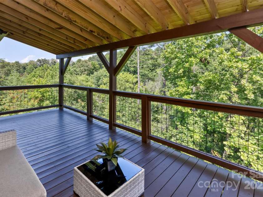11 South Pine Drive, Weaverville, NC 28787.  MLS# CAR4274565, YatesRealty ID 31700. 