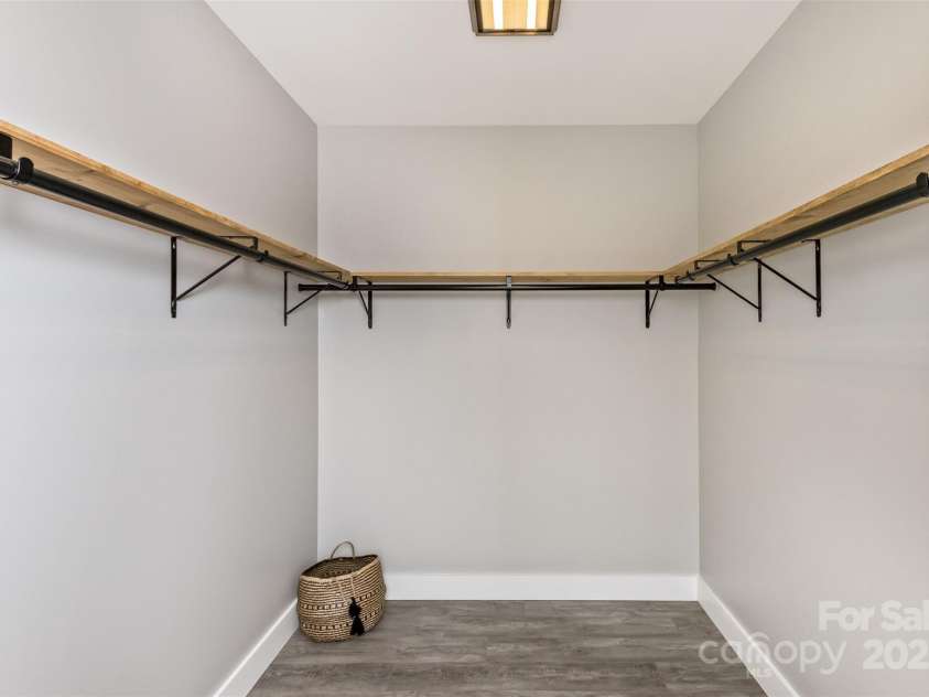 11 South Pine Drive, Weaverville, NC 28787.  MLS# CAR4274565, YatesRealty ID 31700. LARGE PRIMARY BEDROOM CLOSET